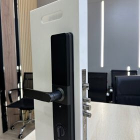 Khóa cửa vân tay Philips DDL610-5HBS | Giảm 25%