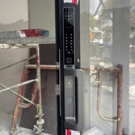 Khóa vân tay cửa nhôm Kassler KL-599 CNC - 01 | Face ID 6 Khóa Vân Tay Cửa Nhôm Kassler Kl-599 Cnc - 01 | Face Id